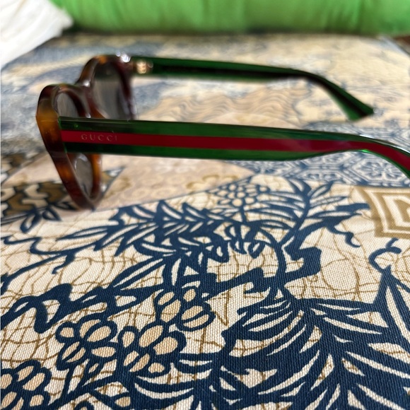 gucci sunglasses - Picture 4 of 5